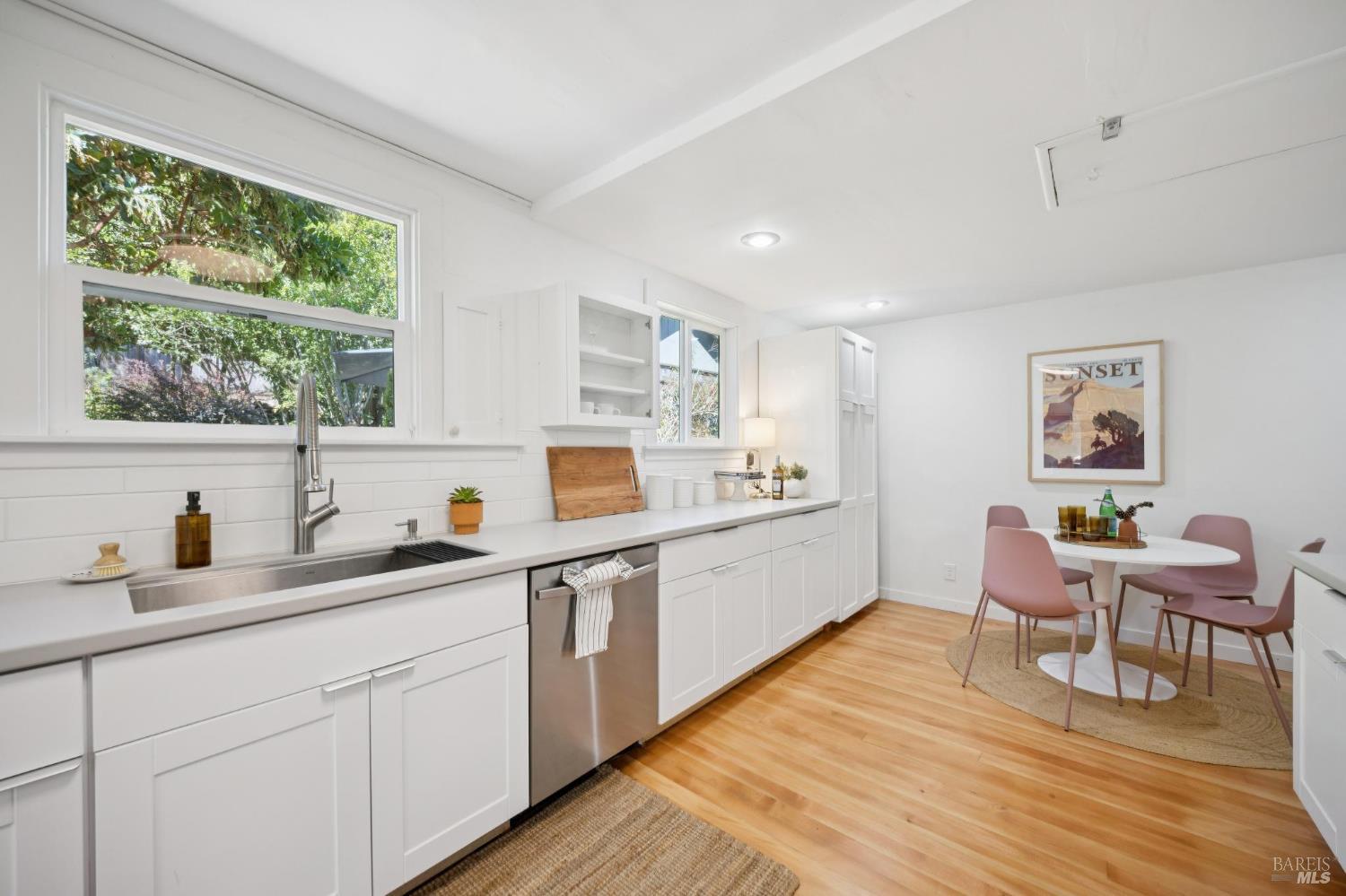 280 Neva Street Sebastopol CA 95472
