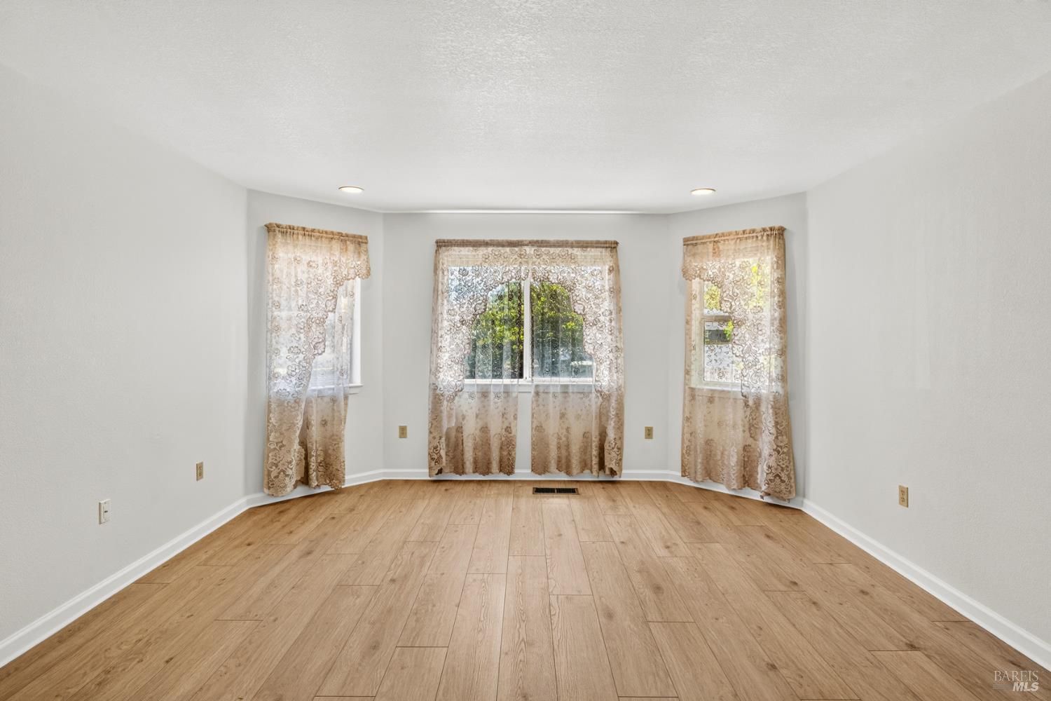 30 Mill Court Ukiah CA 95482