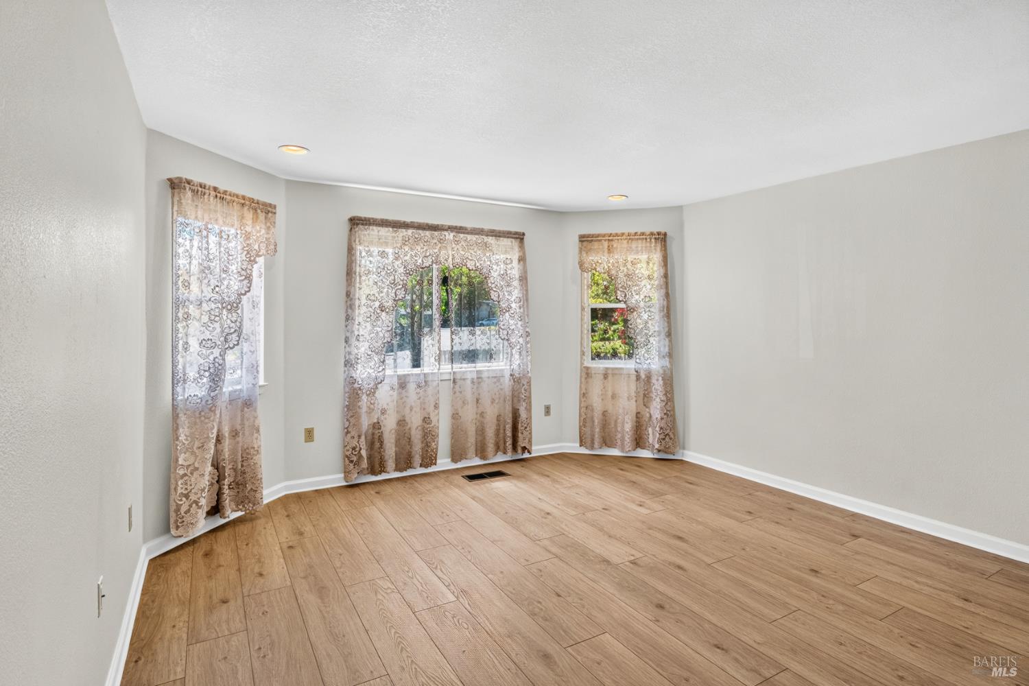 30 Mill Court Ukiah CA 95482