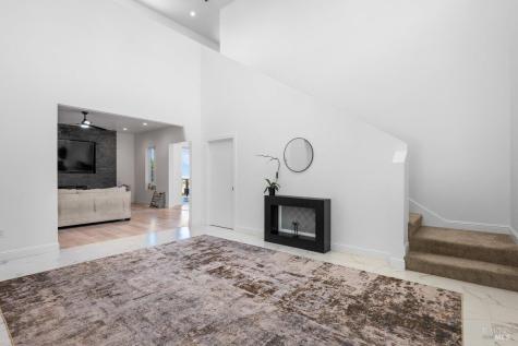 1616 Redwood Hill Road Santa Rosa CA 95404