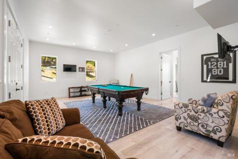 1616 Redwood Hill Road Santa Rosa CA 95404