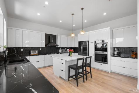 1616 Redwood Hill Road Santa Rosa CA 95404