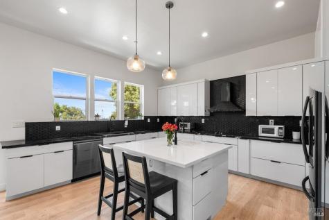 1616 Redwood Hill Road Santa Rosa CA 95404