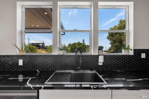 1616 Redwood Hill Road Santa Rosa CA 95404