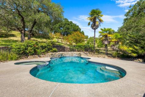 1616 Redwood Hill Road Santa Rosa CA 95404