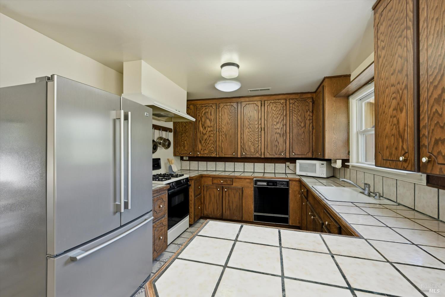 7825 Scotts Valley Road Lakeport CA 95453