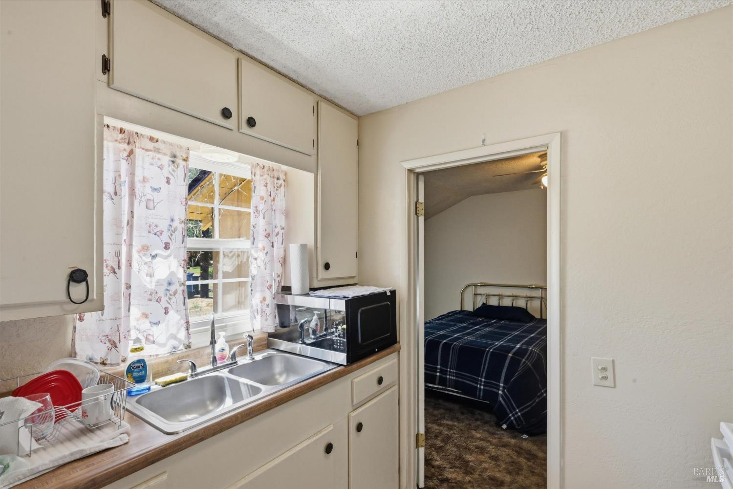 7825 Scotts Valley Road Lakeport CA 95453