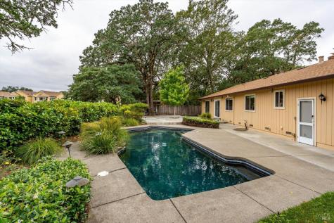 771 Joni Court Windsor CA 95492