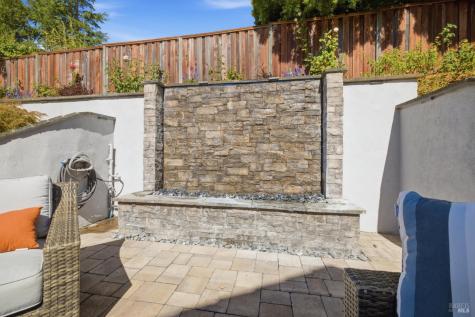 5 Copper Hill Way Novato CA 94947