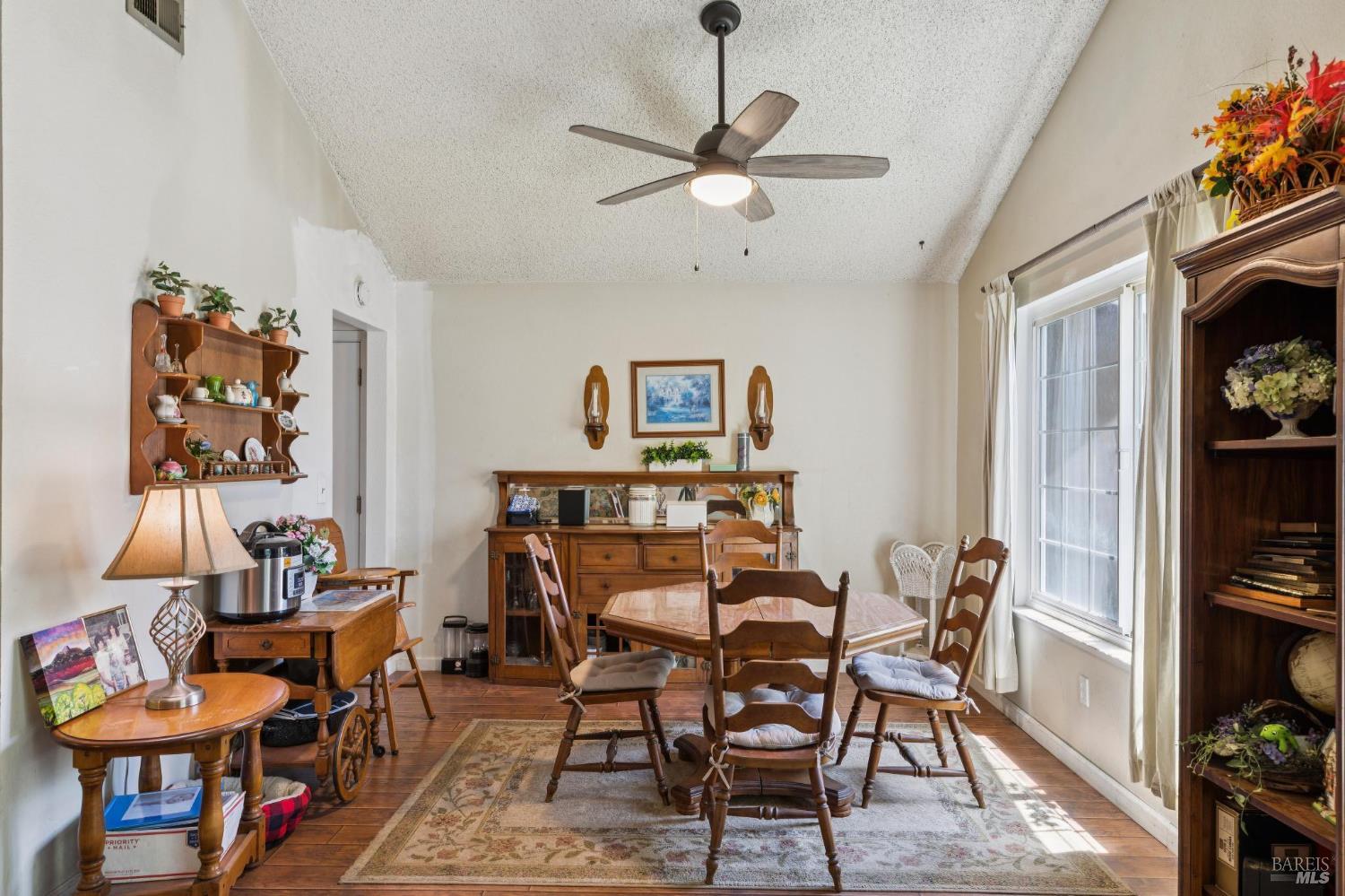 1676 Paulson Way Napa CA 94558