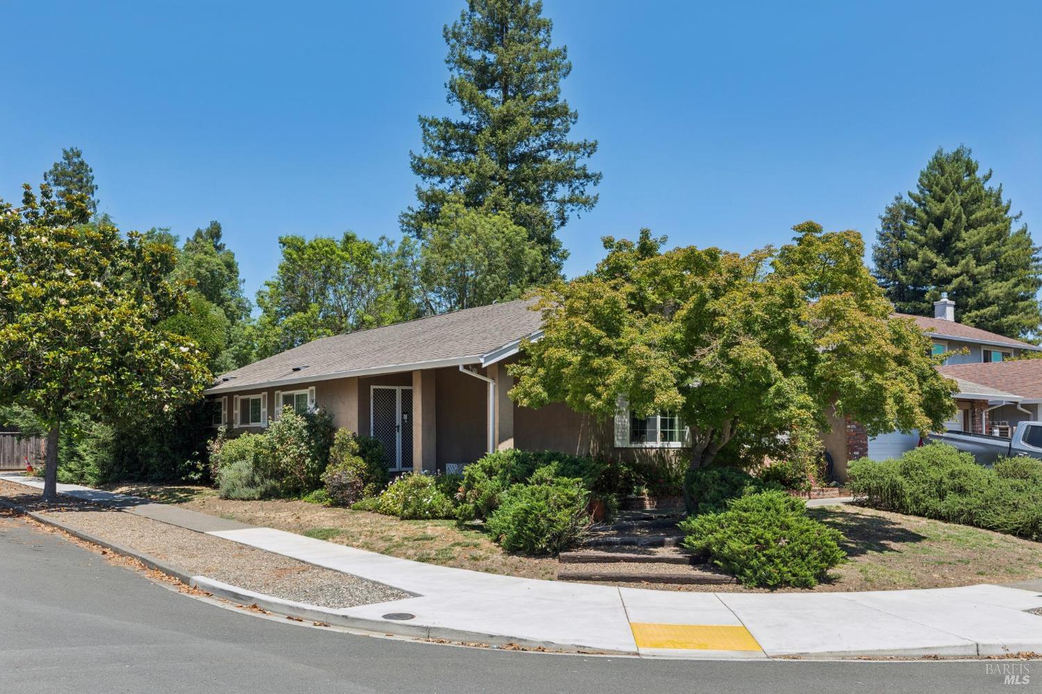 1676 Paulson Way Napa CA 94558