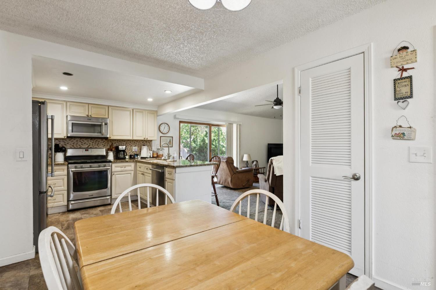 1676 Paulson Way Napa CA 94558