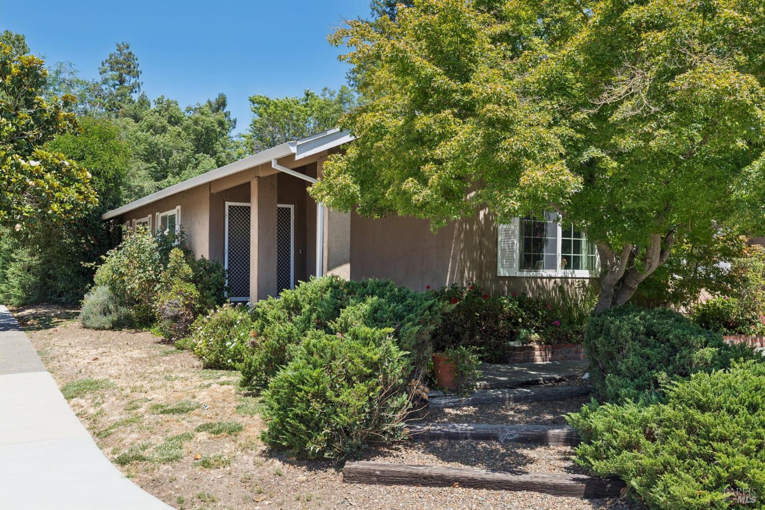 1676 Paulson Way Napa CA 94558