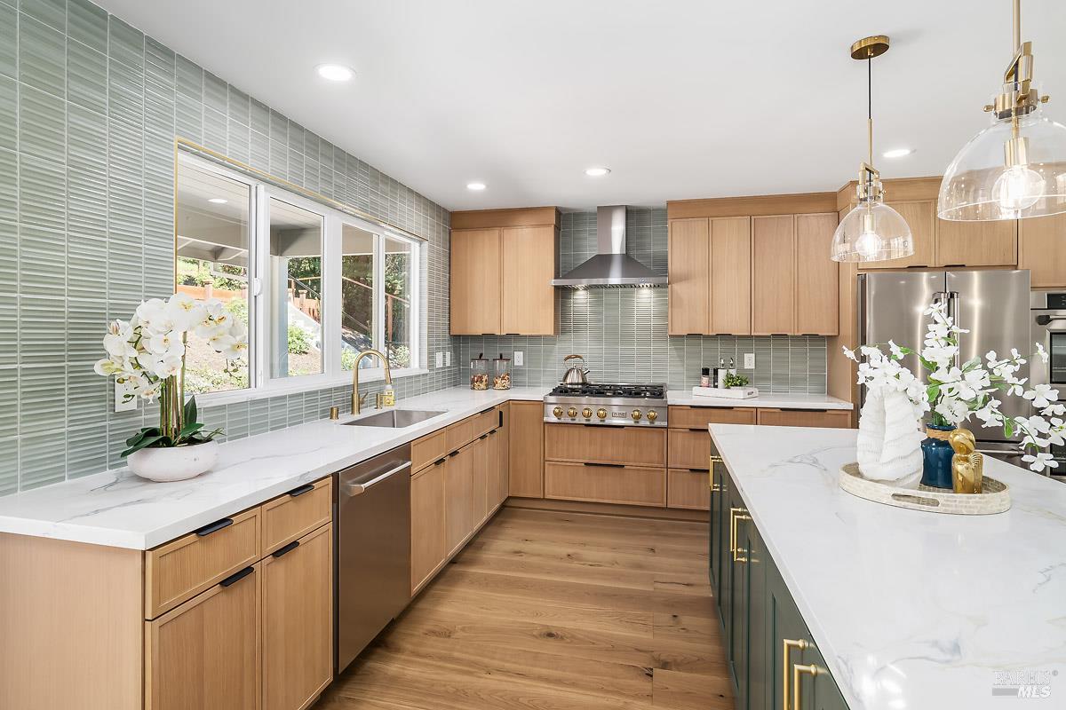 36 Capilano Drive Novato CA 94949