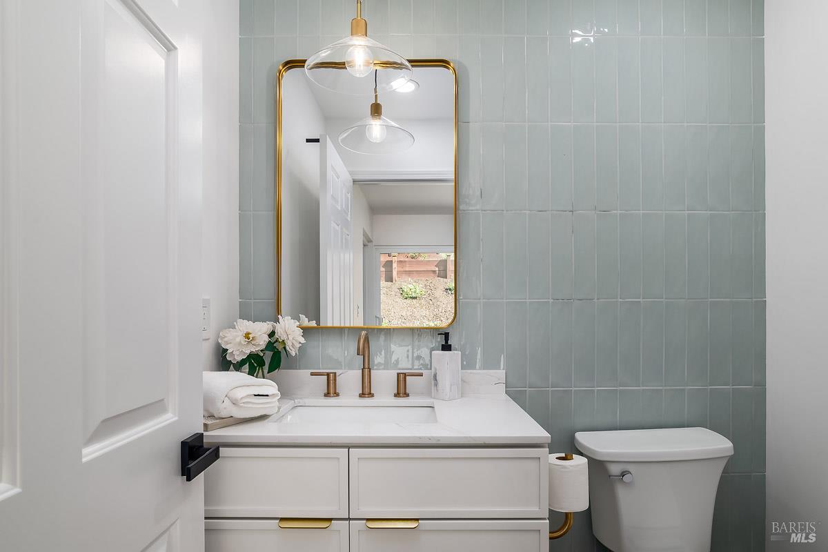 36 Capilano Drive Novato CA 94949