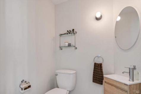 1236 N Fitch Mountain Road Healdsburg CA 95448