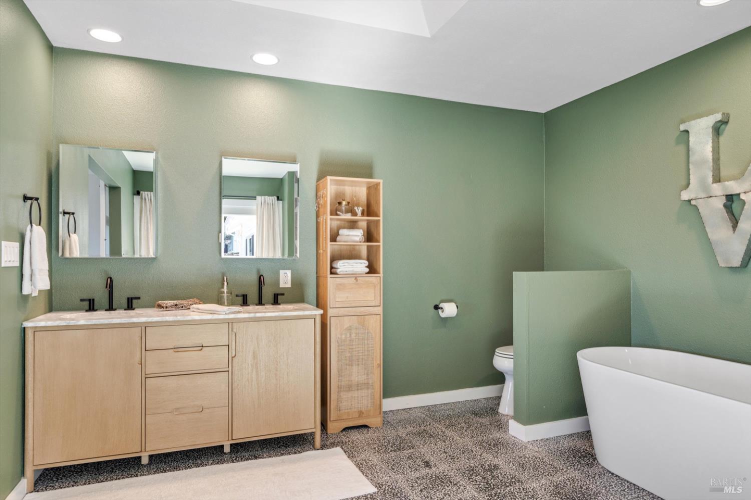 1236 N Fitch Mountain Road Healdsburg CA 95448