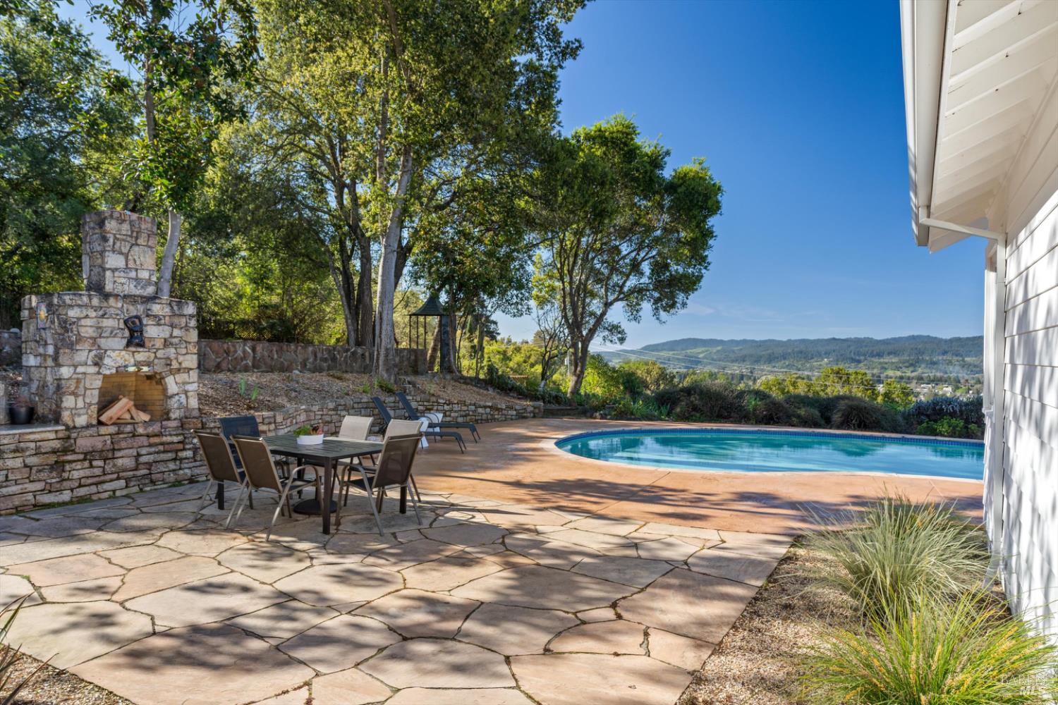 1236 N Fitch Mountain Road Healdsburg CA 95448