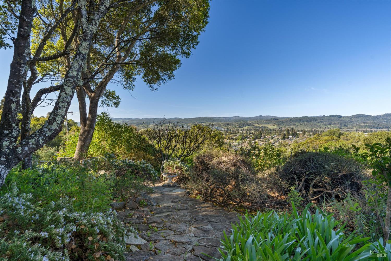 1236 N Fitch Mountain Road Healdsburg CA 95448