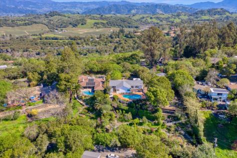 1236 N Fitch Mountain Road Healdsburg CA 95448