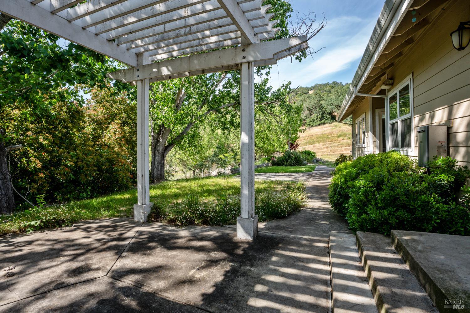 5081 Highway 175 Hopland CA 95449