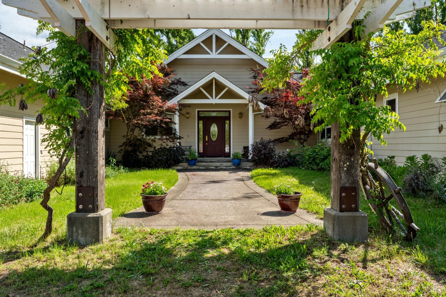 5081 Highway 175 Hopland CA 95449