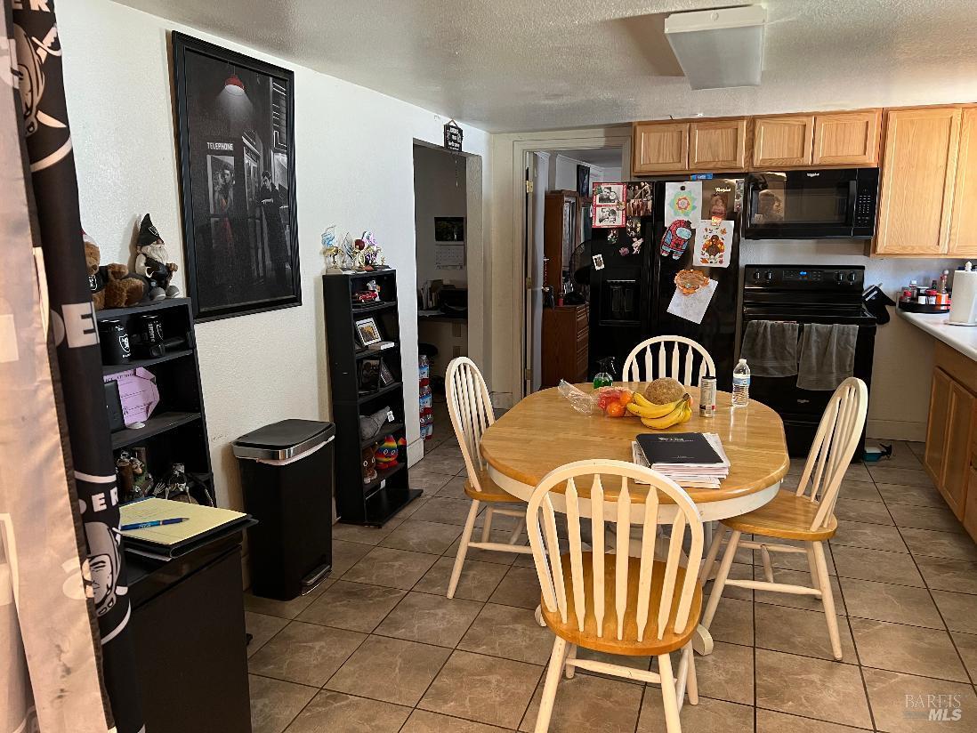 13980 Manakee Avenue Clearlake CA 95422