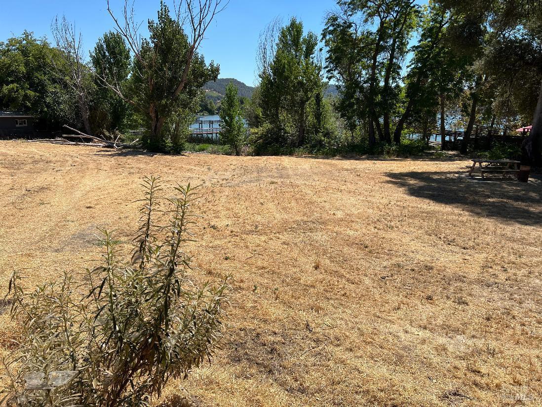 13980 Manakee Avenue Clearlake CA 95422