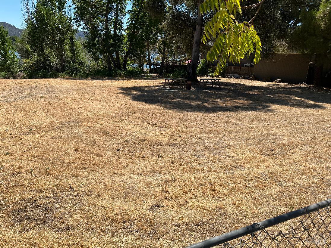13980 Manakee Avenue Clearlake CA 95422