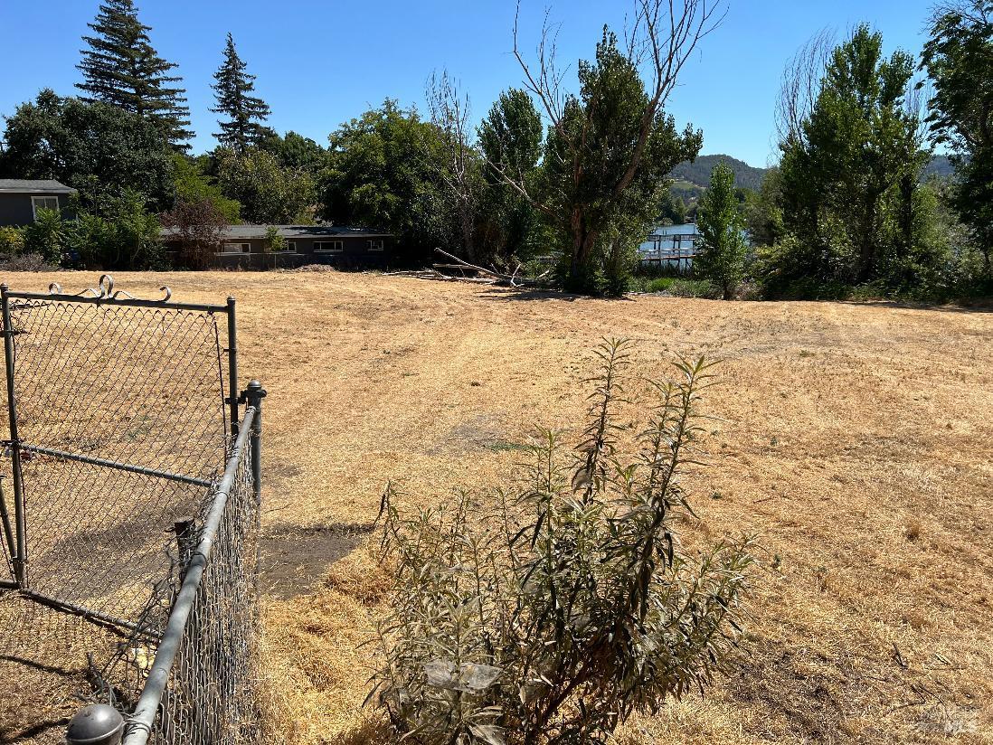 13980 Manakee Avenue Clearlake CA 95422