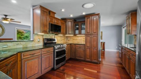 6463 Meadowridge Drive Santa Rosa CA 95409