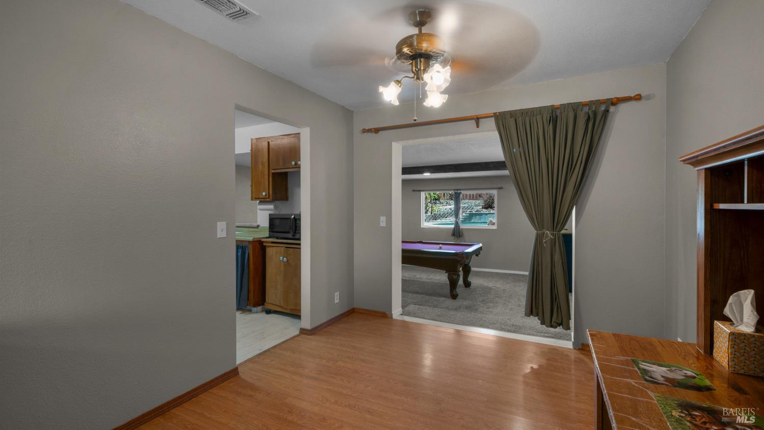655 W Creekside Circle Dixon CA 95620