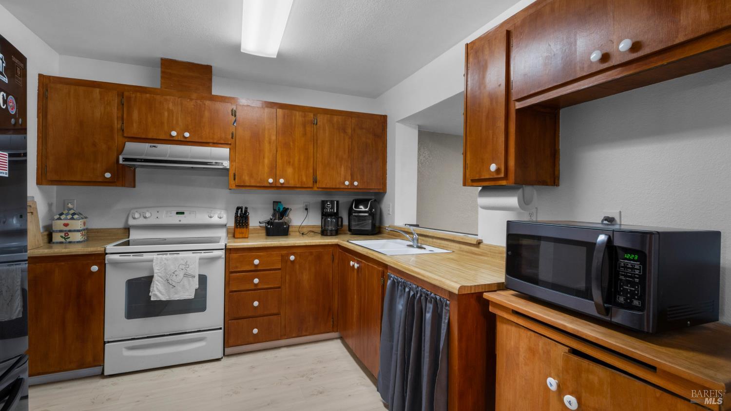 655 W Creekside Circle Dixon CA 95620