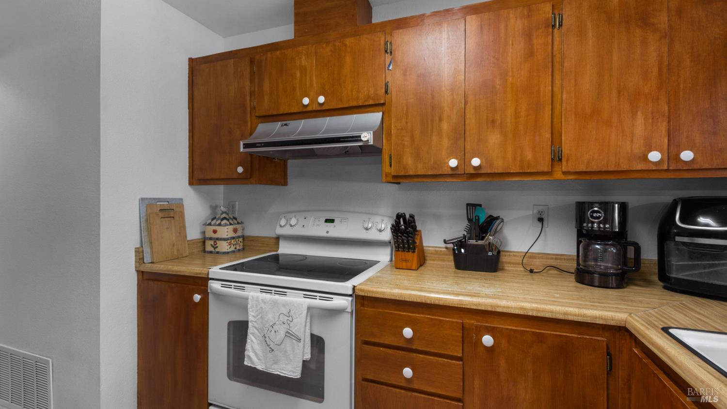 655 W Creekside Circle Dixon CA 95620