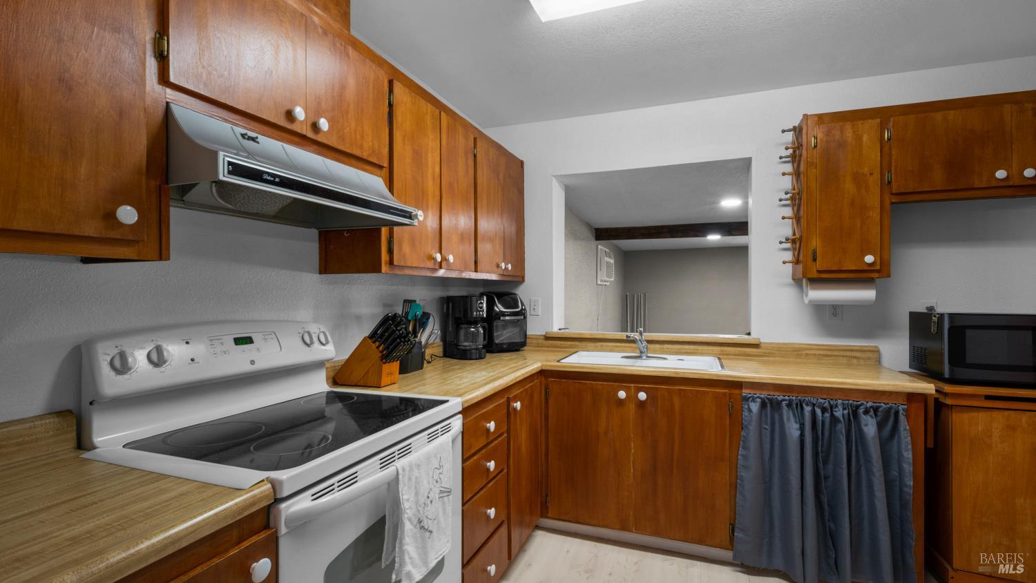 655 W Creekside Circle Dixon CA 95620