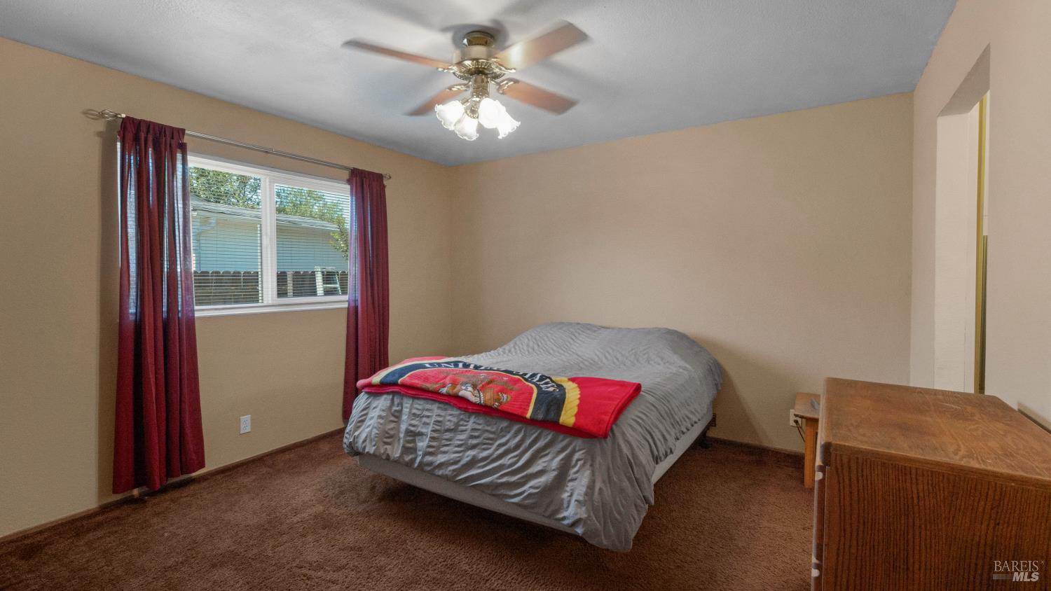655 W Creekside Circle Dixon CA 95620