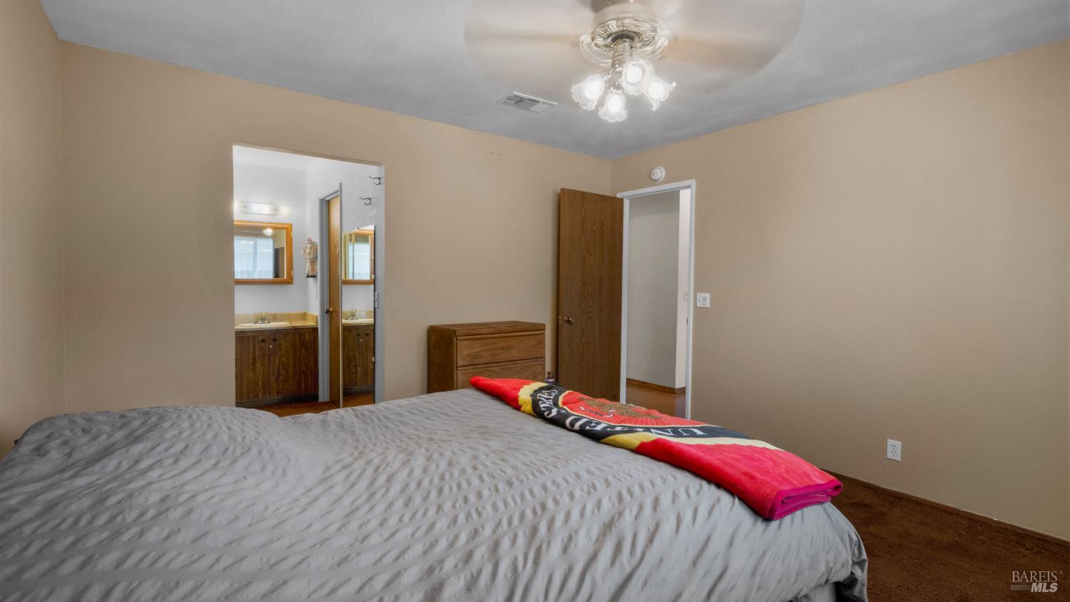 655 W Creekside Circle Dixon CA 95620