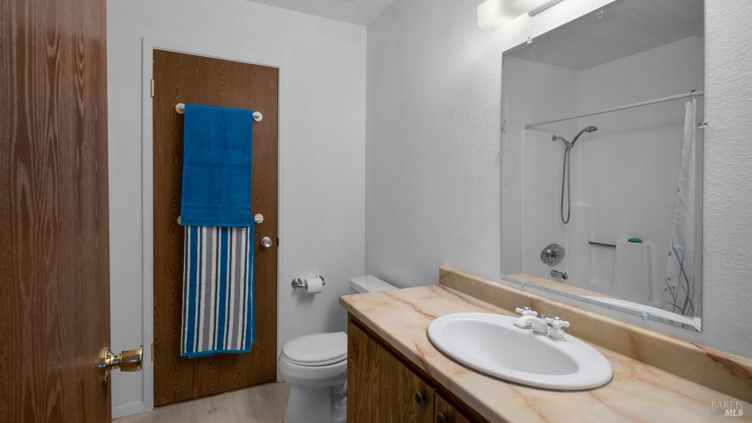 655 W Creekside Circle Dixon CA 95620