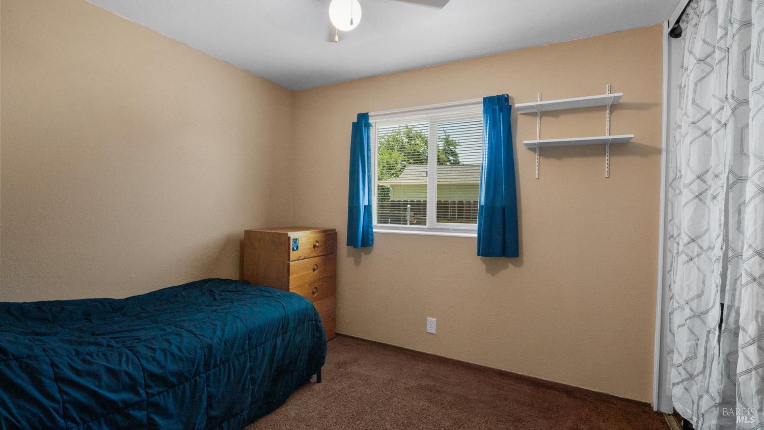 655 W Creekside Circle Dixon CA 95620