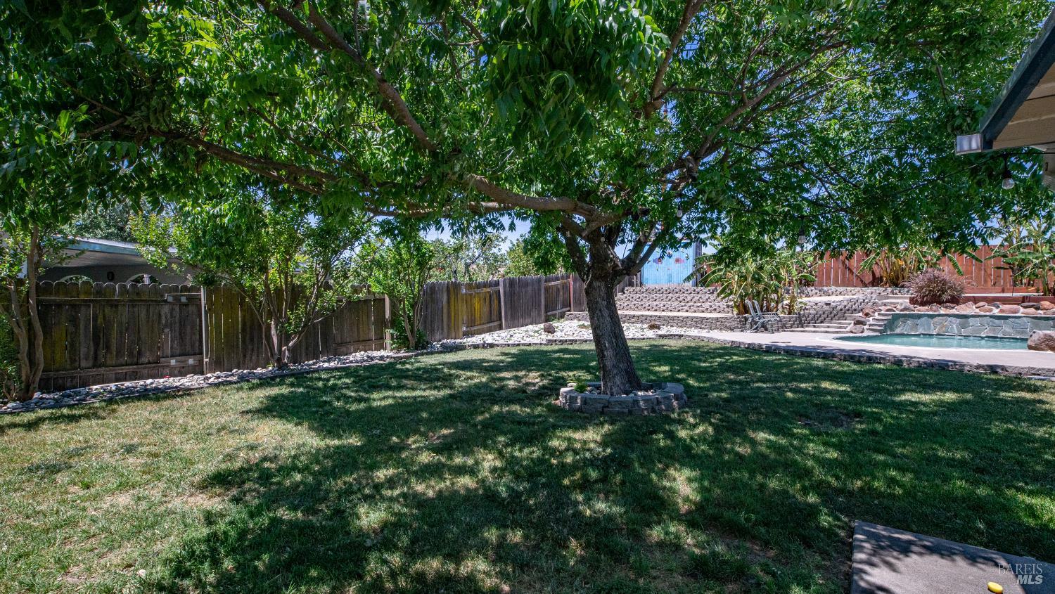655 W Creekside Circle Dixon CA 95620