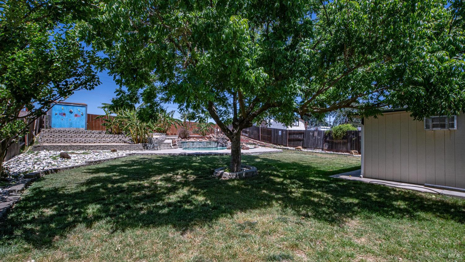 655 W Creekside Circle Dixon CA 95620