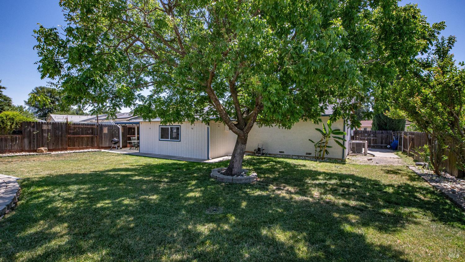 655 W Creekside Circle Dixon CA 95620