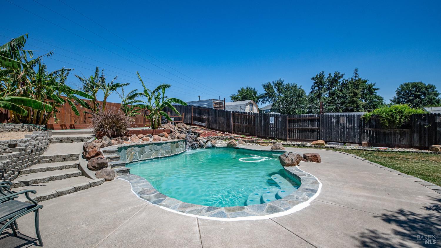655 W Creekside Circle Dixon CA 95620