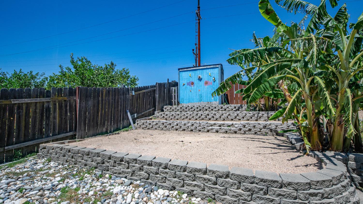 655 W Creekside Circle Dixon CA 95620