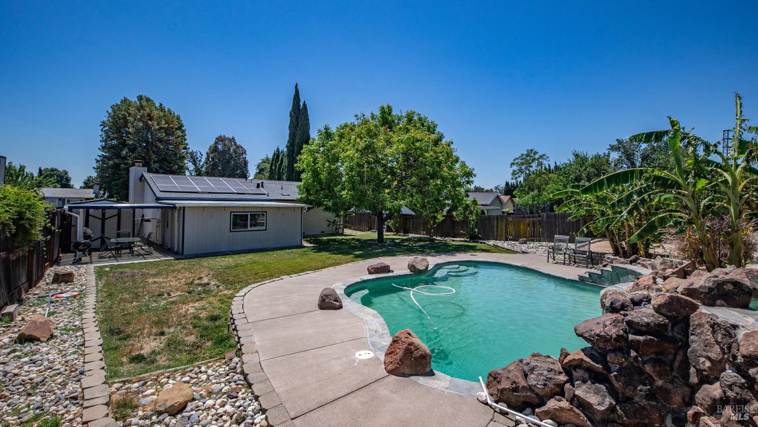 655 W Creekside Circle Dixon CA 95620