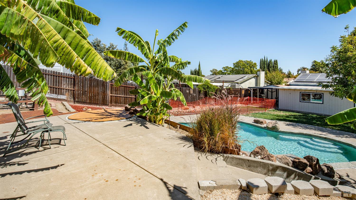 655 W Creekside Circle Dixon CA 95620