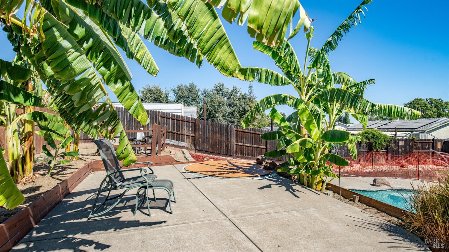 655 W Creekside Circle Dixon CA 95620