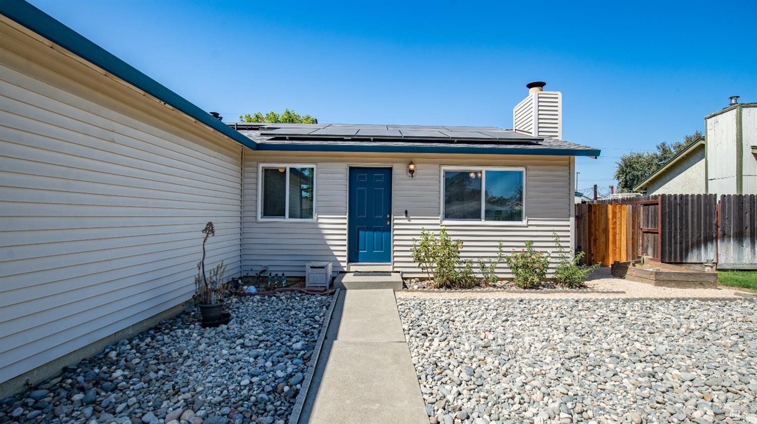 655 W Creekside Circle Dixon CA 95620