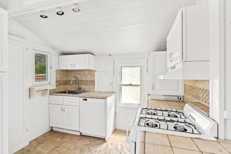 365 E Railroad Avenue Cotati CA 94931