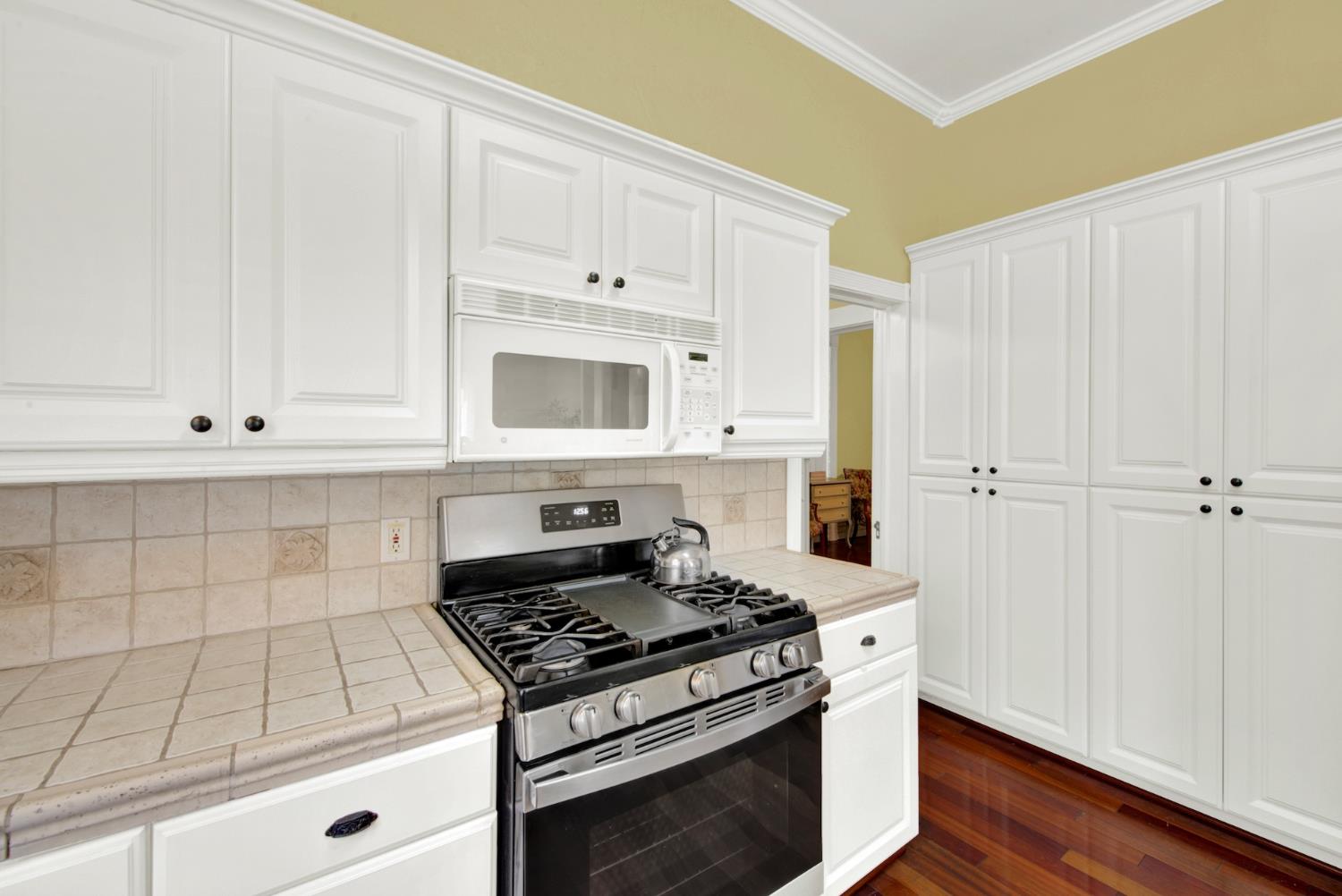 58 2nd Woodland CA 95695